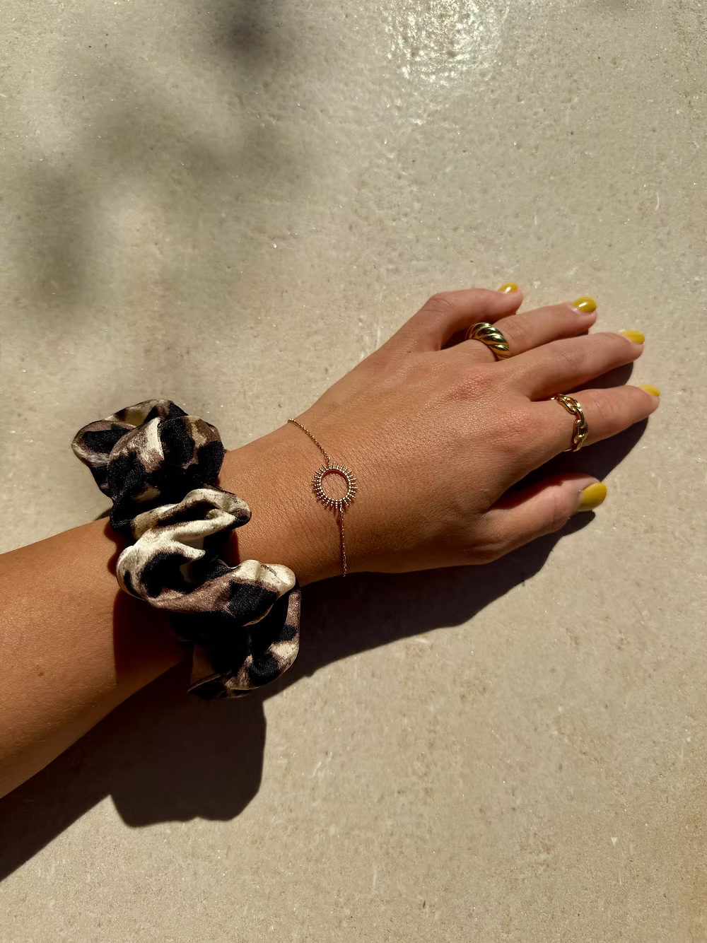 Scrunchie "LEO"