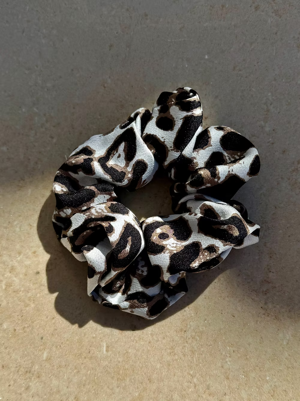 Scrunchie "LEO"
