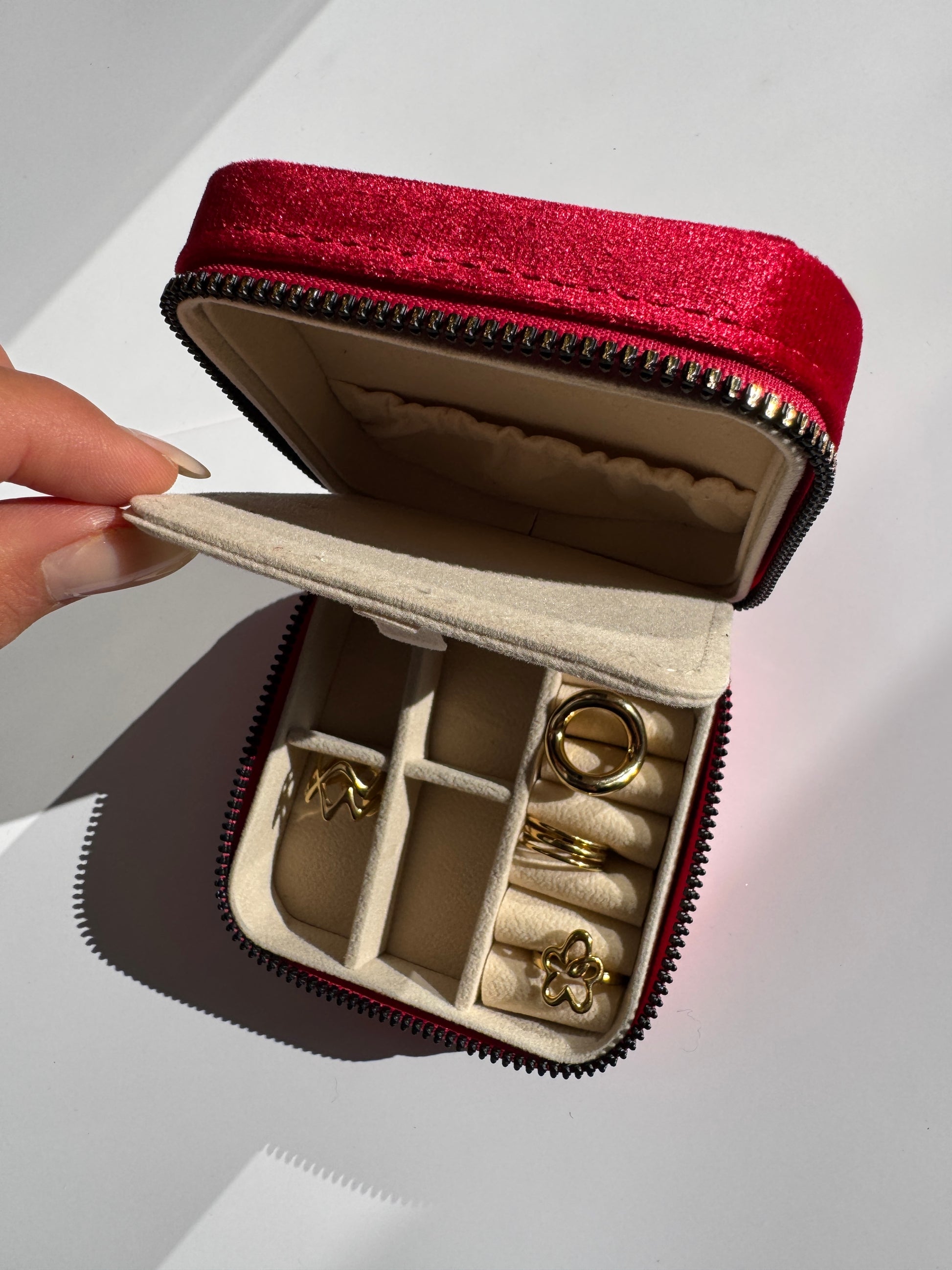 Samt-Schmuckbox