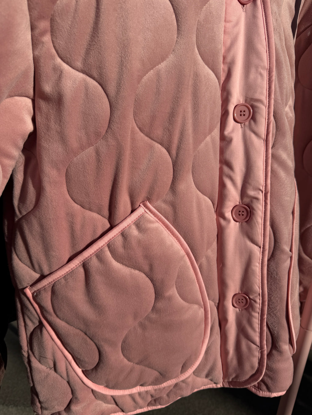 Steppjacke / Bomberjacke in Samtoptik